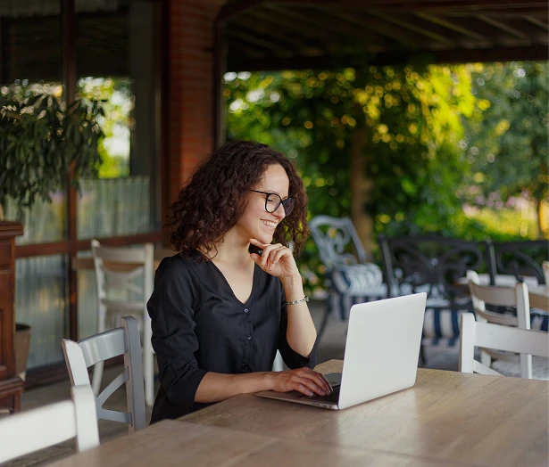 WooCommerce hosting illustration